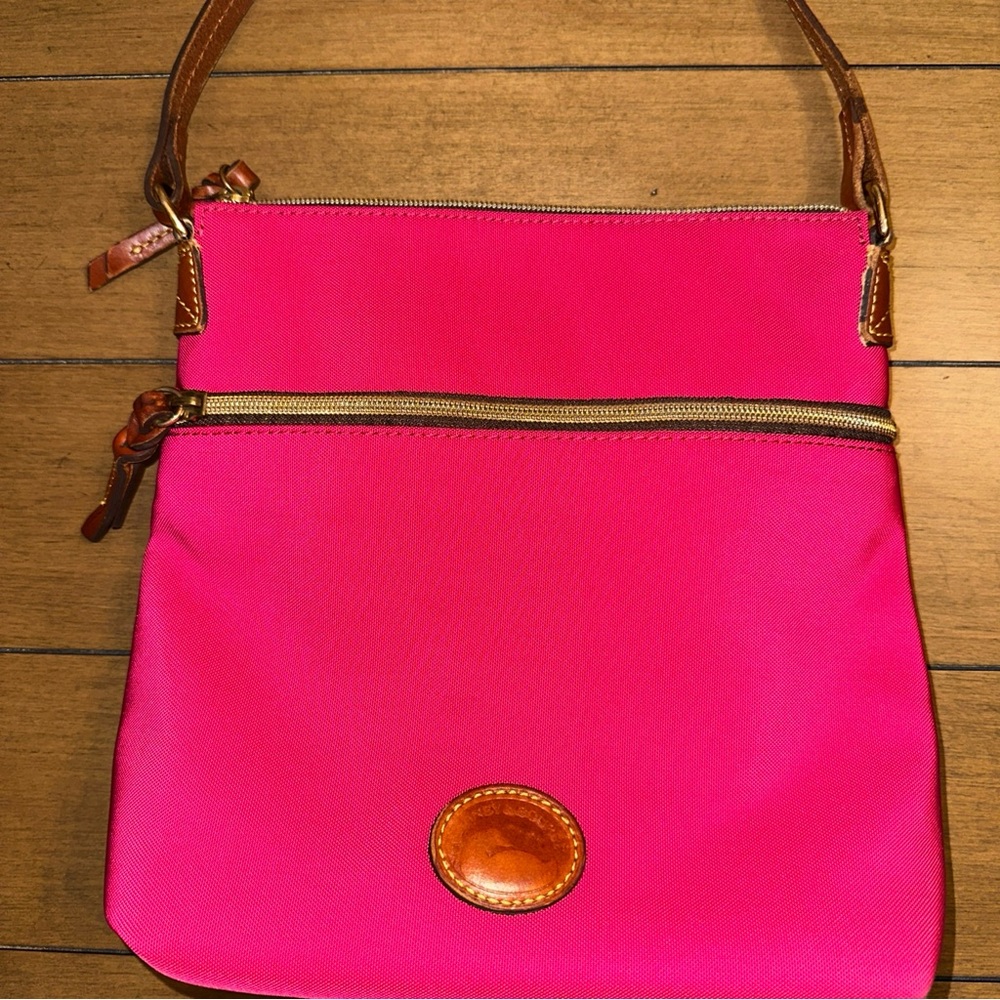 Dooney & Bourke Pink Nylon Crossbody Messenger Bag Pockets Brown Leather Straps - Picture 2 of 16